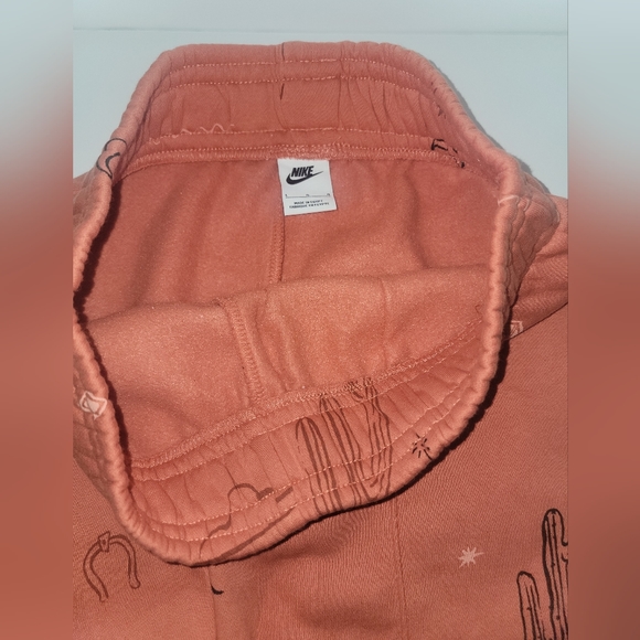 NIKE Wild Oasis Print Fleece Shorts - Picture 6 of 7